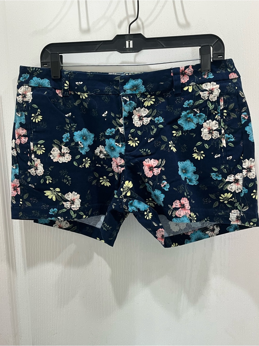a.n.a Men's Navy Floral Flat Front Shorts